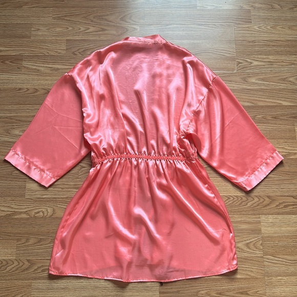 Vintage Victoria’s Secret Gold Label Robe - Picture 2 of 3